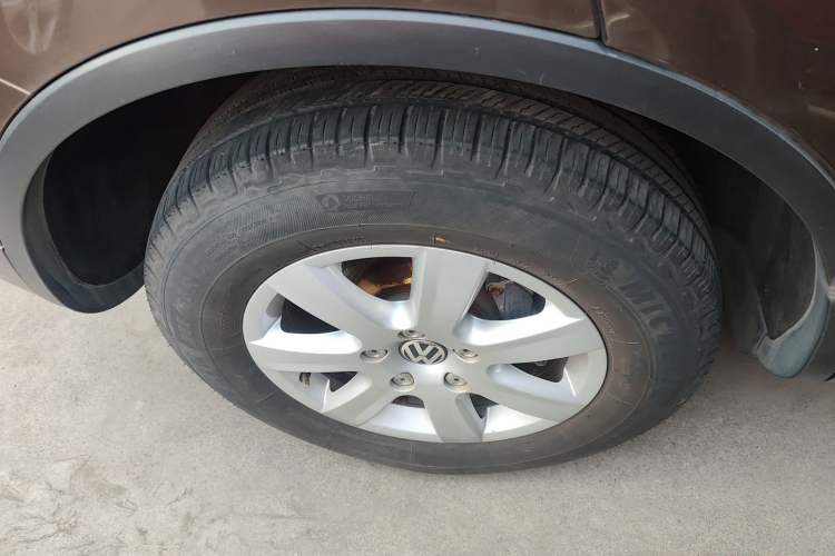 Used Volkswagen Touareg 2011 3.0 TSI Standard Version Right Rear Wheel Hub
