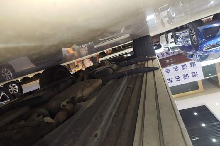 Used Volkswagen Touareg 2011 3.0 TSI Comfort Version Right Side Sill