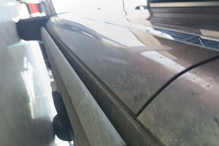 Used Volkswagen Touareg 2011 3.0 TSI High-End Version Right Side Sill