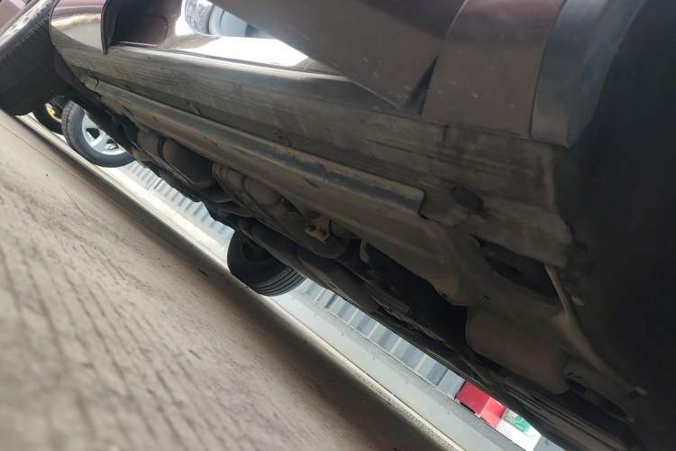 Used Volkswagen Touareg 2011 3.0 TSI Standard Version Right Side Sill