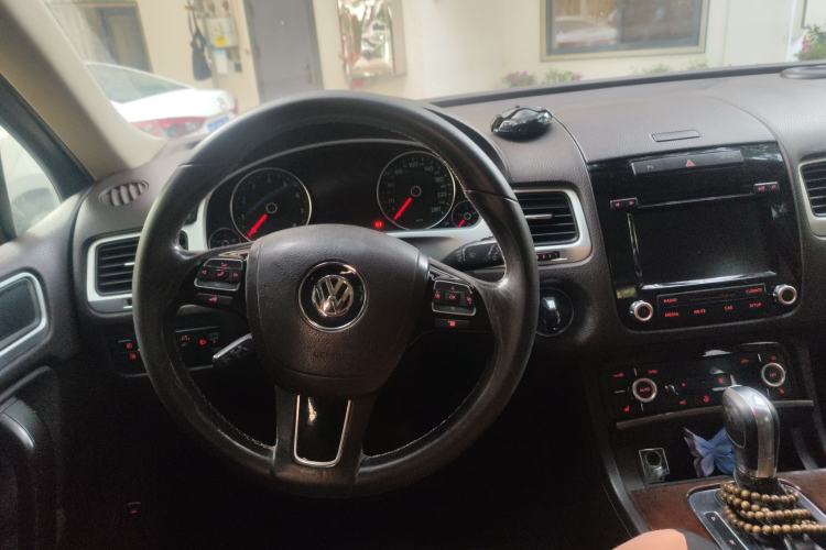 Used Volkswagen Touareg 2011 3.0 TSI Standard Version Steering Wheel