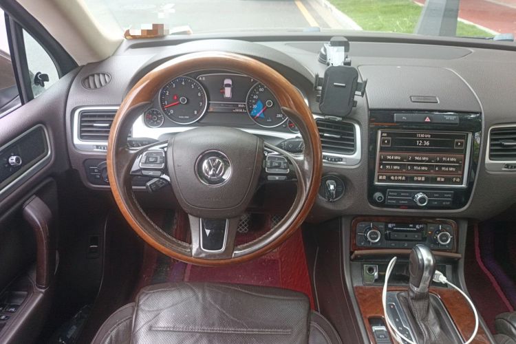 Used Volkswagen Touareg 2011 3.0 TSI Comfort Version Steering Wheel