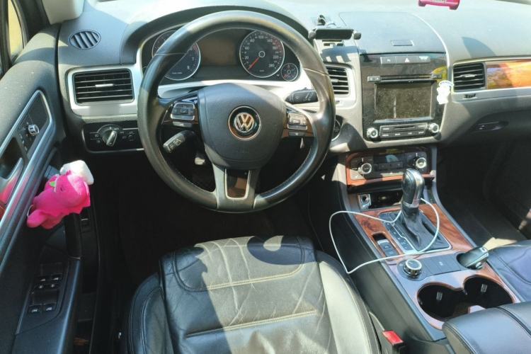 Used Volkswagen Touareg 2011 3.0 TSI Standard Version Steering Wheel