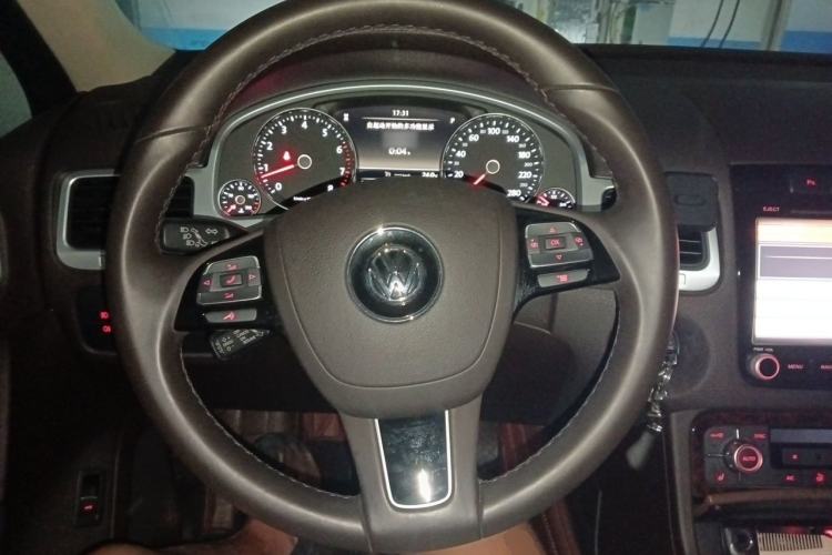Used Volkswagen Touareg 2011 3.0 TSI Standard Version Steering Wheel