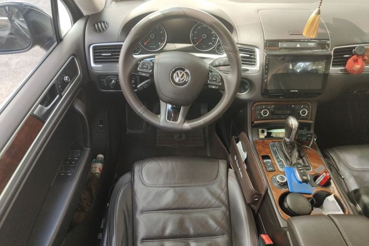 Used Volkswagen Touareg 2011 3.0 TSI Standard Version Steering Wheel
