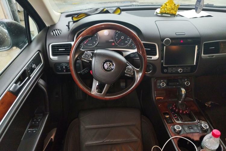 Used Volkswagen Touareg 2011 3.0 TSI Standard Version Steering Wheel