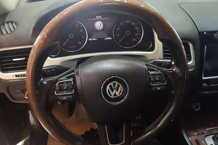 Used Volkswagen Touareg 2011 3.0 TSI Comfort Version Steering Wheel