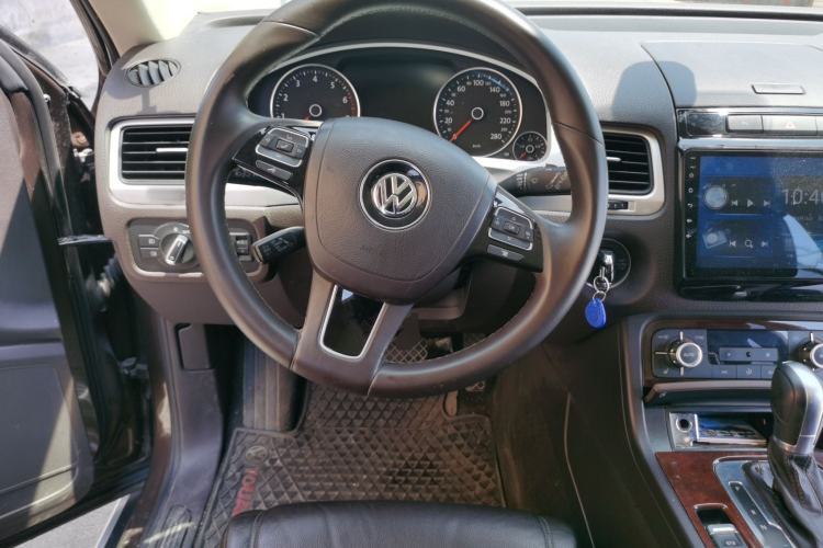 Used Volkswagen Touareg 2011 3.0 TSI Standard Version Steering Wheel