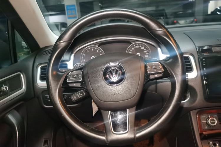 Used Volkswagen Touareg 2011 3.0 TSI Standard Version Steering Wheel