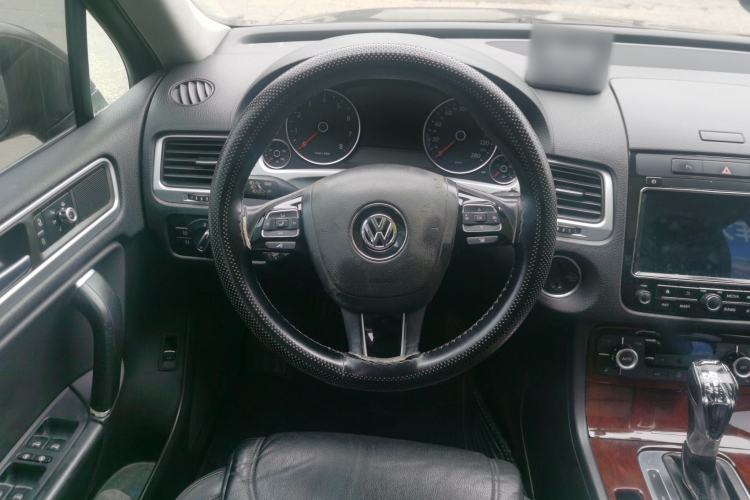 Used Volkswagen Touareg 2011 3.0 TSI Standard Version Steering Wheel