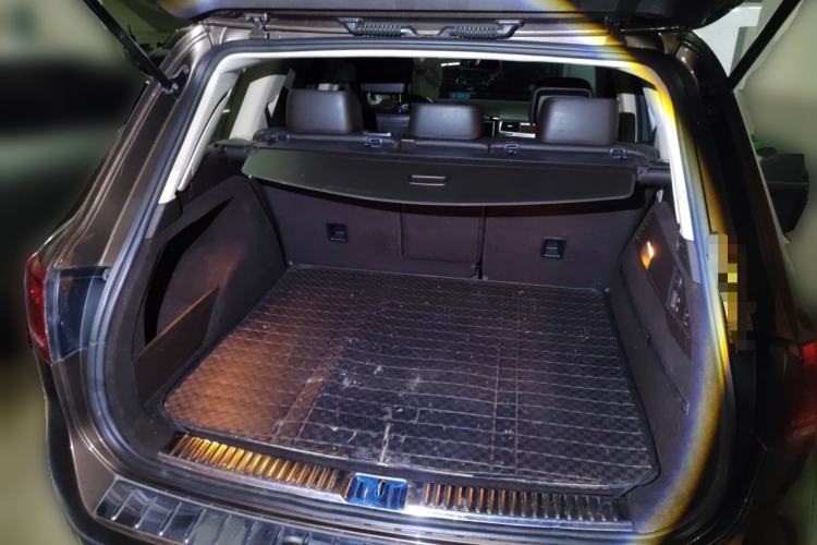 Used Volkswagen Touareg 2011 3.0 TSI Comfort Version Trunk