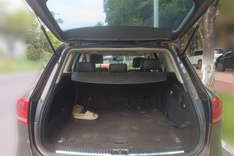 Used Volkswagen Touareg 2011 3.0 TSI Comfort Version Trunk