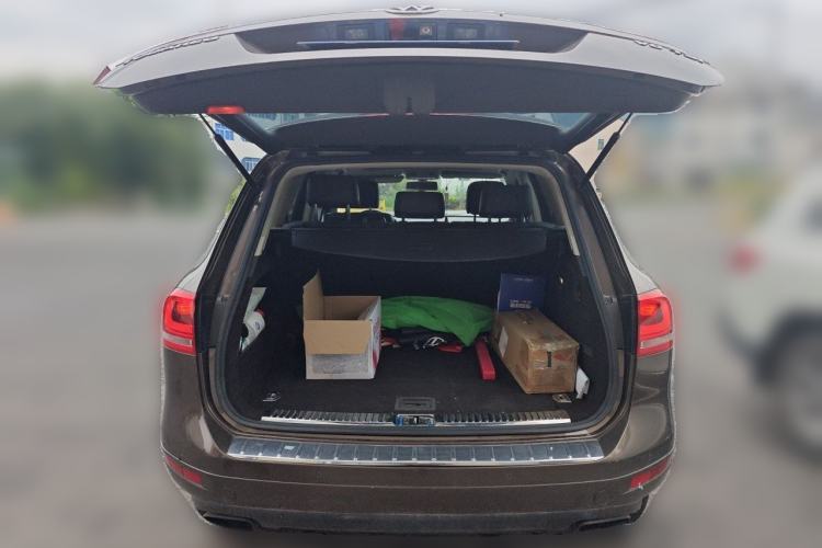 Used Volkswagen Touareg 2011 3.0 TSI Comfort Version Trunk