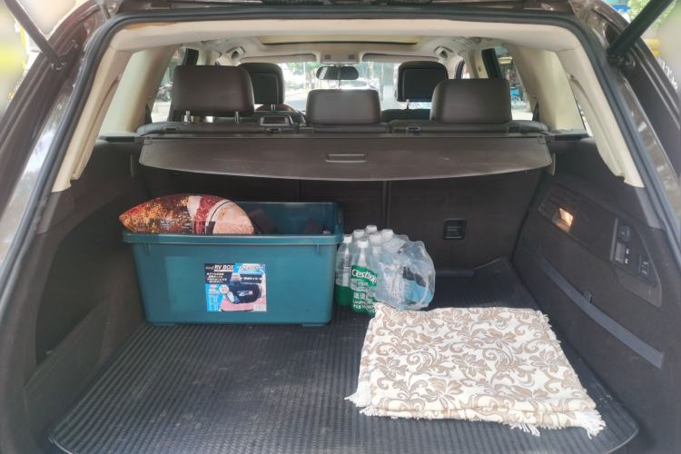 Used Volkswagen Touareg 2011 3.0 TSI Comfort Version Trunk