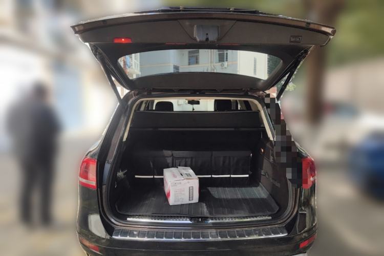 Used Volkswagen Touareg 2011 3.0 TSI Standard Version Trunk