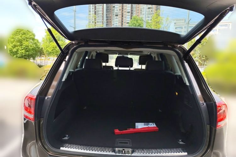 Used Volkswagen Touareg 2011 3.0 TSI Comfort Version Trunk