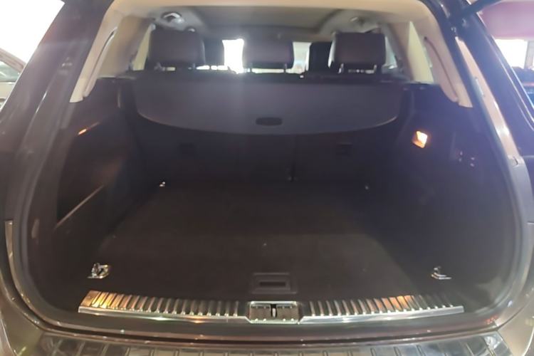 Used Volkswagen Touareg 2011 3.0 TSI Comfort Version Trunk
