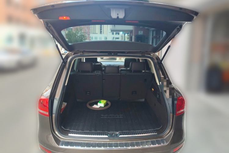 Used Volkswagen Touareg 2011 3.0 TSI Comfort Version Trunk