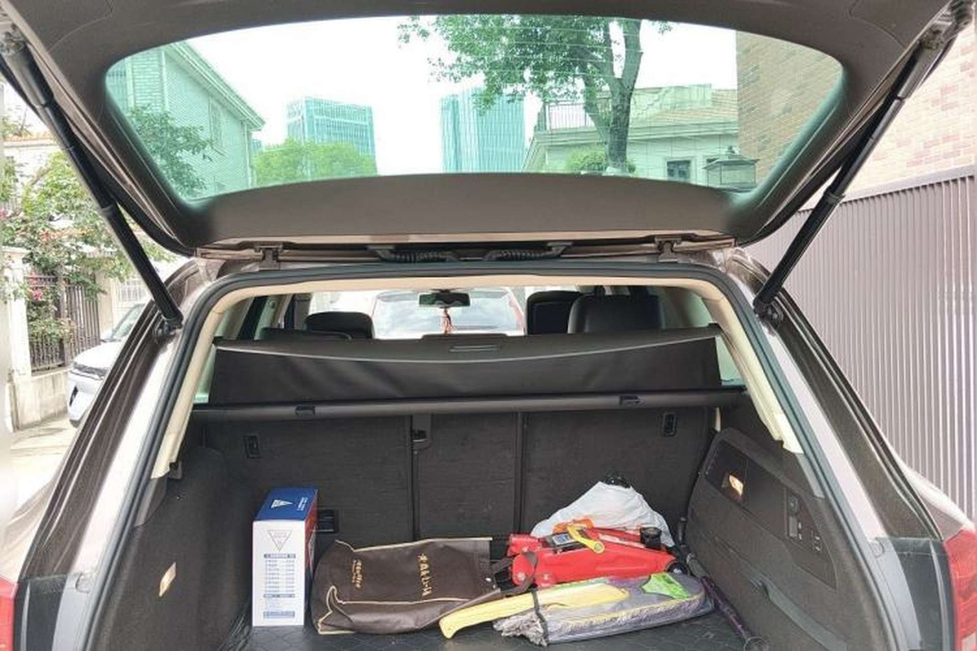 Used Volkswagen Touareg 2011 3.0 TSI Luxury Edition Trunk