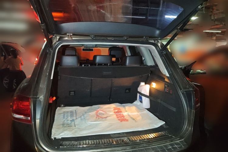 Used Volkswagen Touareg 2011 3.0 TSI Comfort Version Trunk