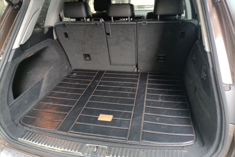 Used Volkswagen Touareg 2011 3.0 TSI Standard Version Trunk
