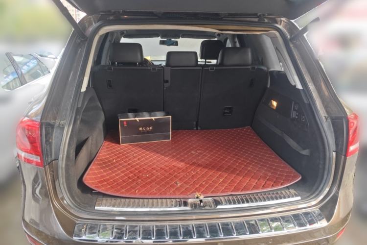 Used Volkswagen Touareg 2011 3.0 TSI Comfort Version Trunk