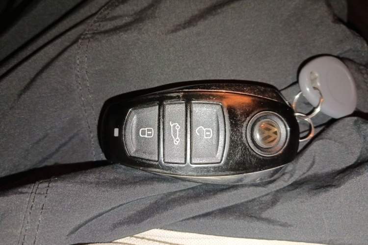 Used Volkswagen Touareg 2011 3.0 TSI Comfort Version Vehicle Key