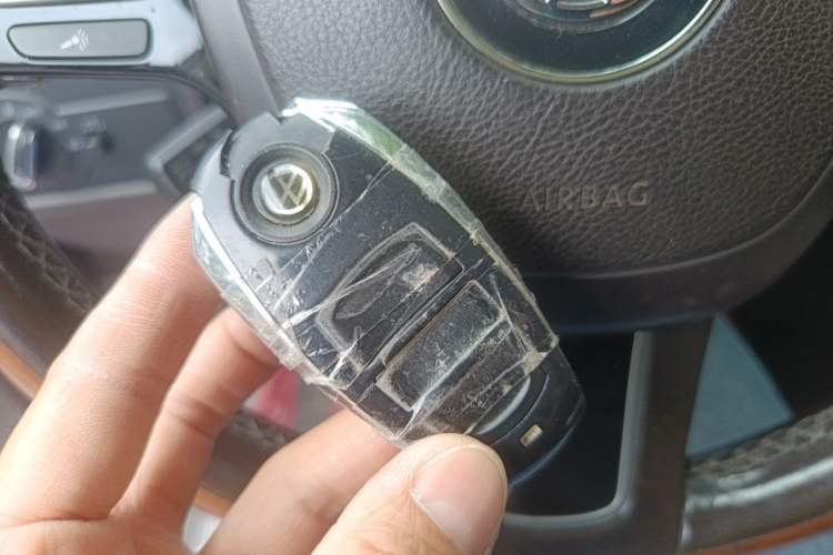 Used Volkswagen Touareg 2011 3.0 TSI Comfort Version Vehicle Key