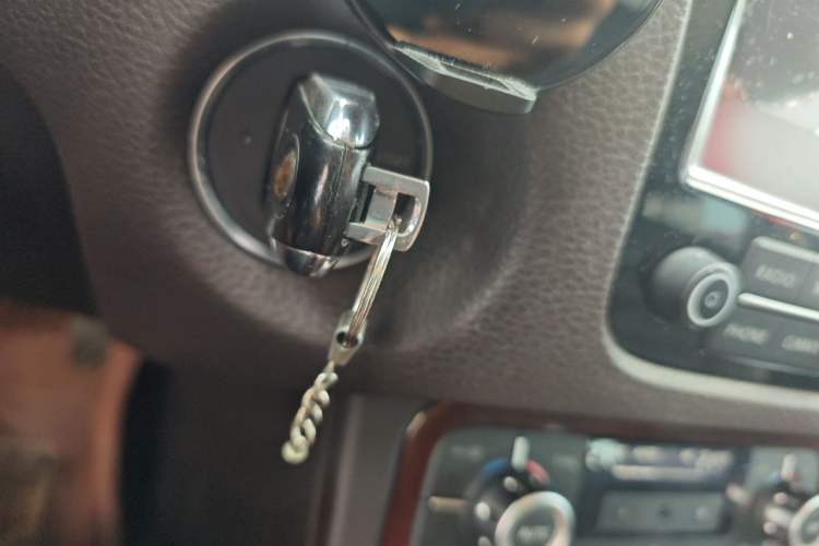 Used Volkswagen Touareg 2011 3.0 TSI Comfort Version Vehicle Key