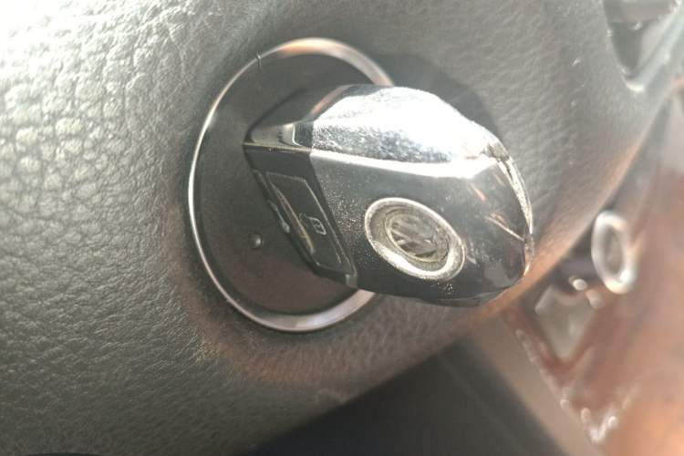 Used Volkswagen Touareg 2011 3.0 TSI Comfort Version Vehicle Key