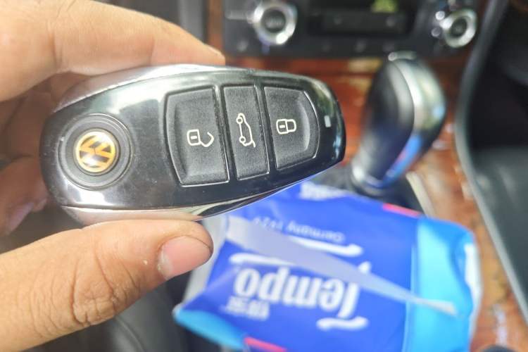 Used Volkswagen Touareg 2011 3.0 TSI Comfort Version Vehicle Key