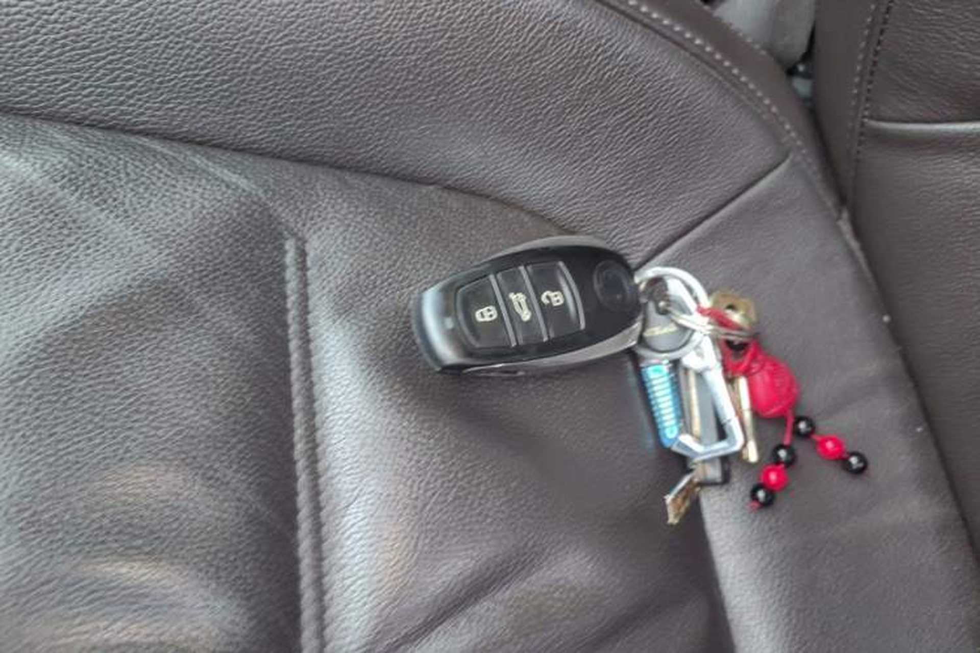 Used Volkswagen Touareg 2011 3.0 TSI High-End Version Vehicle Key