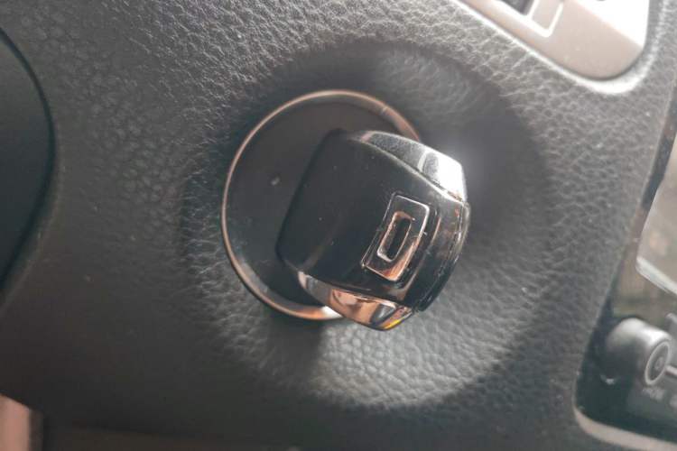 Used Volkswagen Touareg 2011 3.0 TDI Diesel Comfort Version Vehicle Key