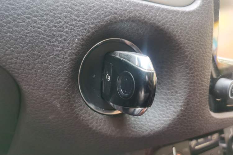 Used Volkswagen Touareg 2011 3.0 TSI Comfort Version Vehicle Key
