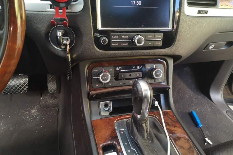 Used Volkswagen Touareg 2011 3.0 TSI Comfort Version Vehicle Key