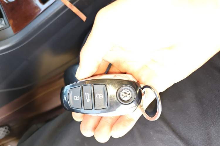 Used Volkswagen Touareg 2011 3.0 TSI Comfort Version Vehicle Key