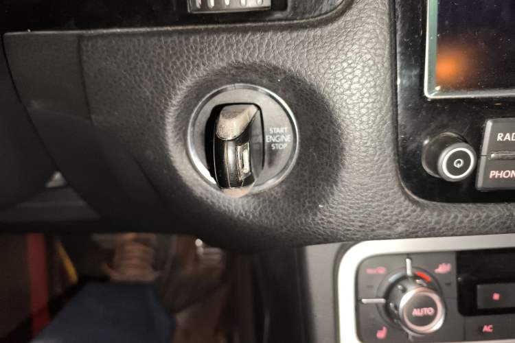Used Volkswagen Touareg 2011 3.0 TSI Standard Version Vehicle Key