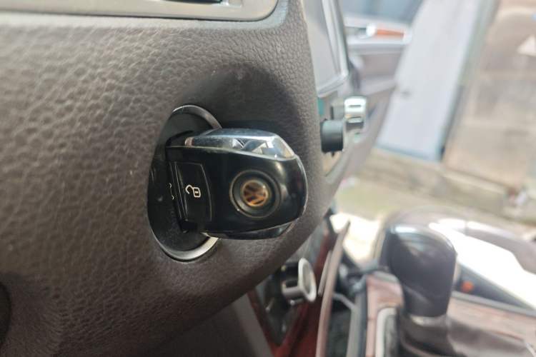 Used Volkswagen Touareg 2011 3.0 TSI Comfort Version Vehicle Key
