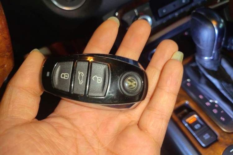 Used Volkswagen Touareg 2011 3.0 TDI Diesel Comfort Version Vehicle Key