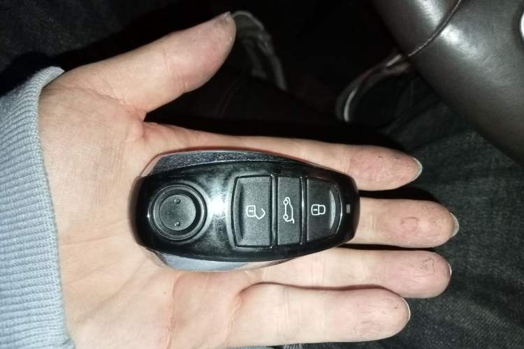 Used Volkswagen Touareg 2011 3.0 TDI Diesel Standard Version Vehicle Key