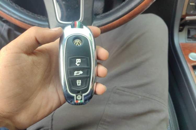 Used Volkswagen Touareg 2011 3.0 TSI Comfort Version Vehicle Key