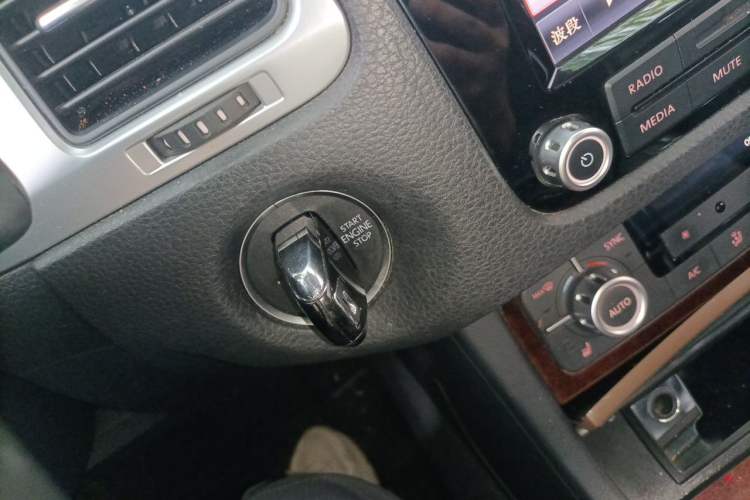 Used Volkswagen Touareg 2011 3.0 TSI Standard Version Vehicle Key