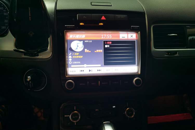 Used Volkswagen Touareg 2011 3.0 TSI Standard Version Audio And AC Panel