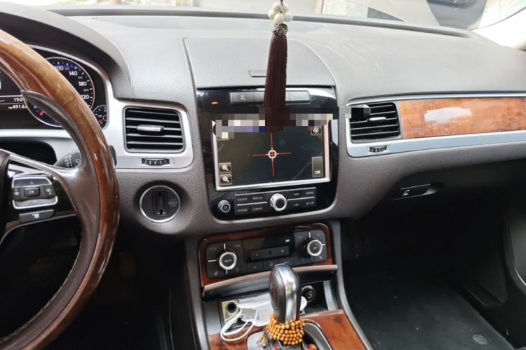 Used Volkswagen Touareg 2011 3.0 TSI Luxury Edition Audio And AC Panel