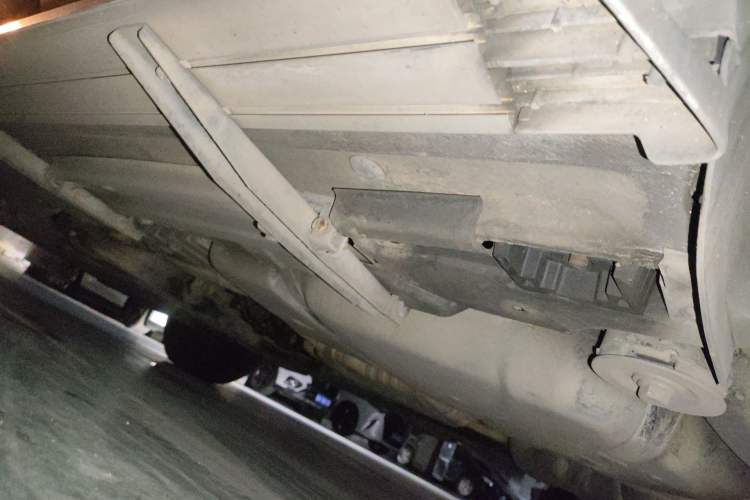 Used Volkswagen Touareg 2011 3.0 TSI Standard Version Chassis Rear Left