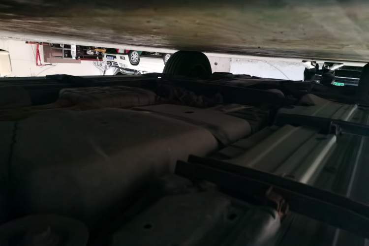 Used Volkswagen Touareg 2011 3.0 TSI Standard Version Chassis Rear Left