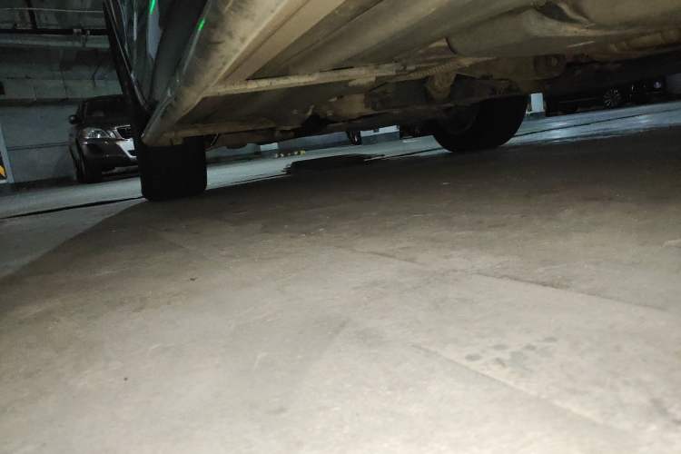 Used Volkswagen Touareg 2011 3.0 TSI Comfort Version Chassis Rear Left