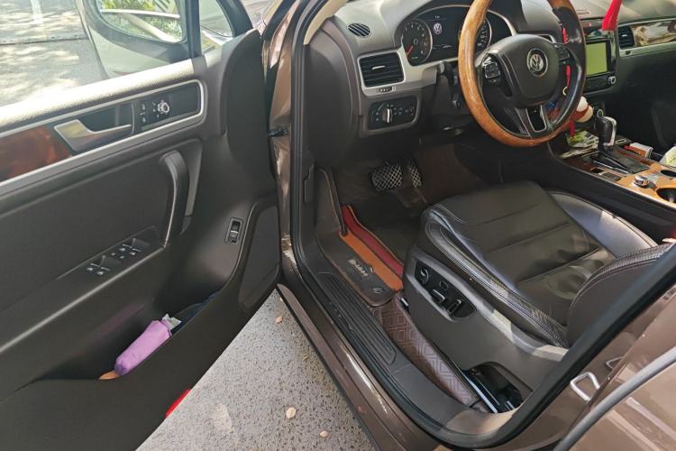 Used Volkswagen Touareg 2011 3.0 TSI Standard Version Driver Seat