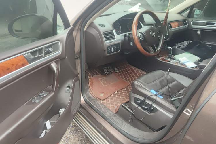 Used Volkswagen Touareg 2011 3.0 TSI Standard Version Driver Seat