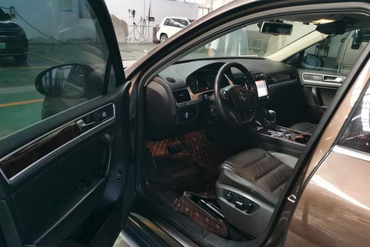 Used Volkswagen Touareg 2011 3.0 TSI Standard Version Driver Seat